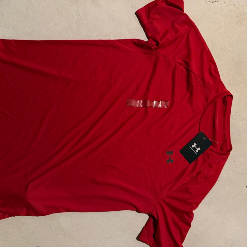 Under Armour Men’s Red Short-Sleeve Performance Tee size small